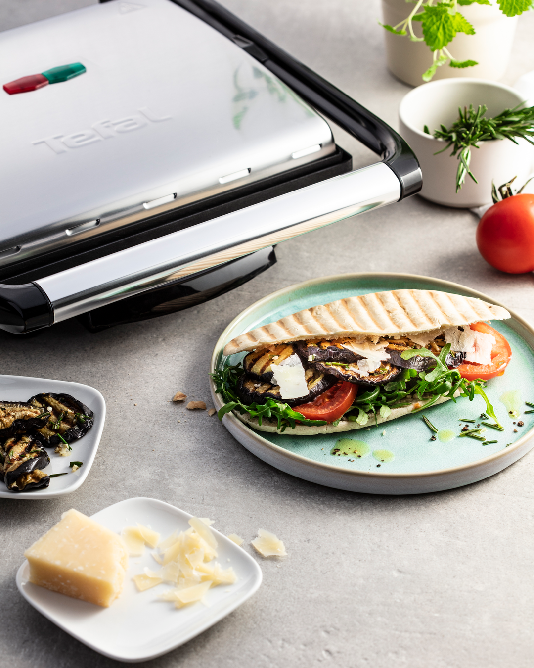 PANINI GRIL INICIO 2000W GC241D12 Tefal