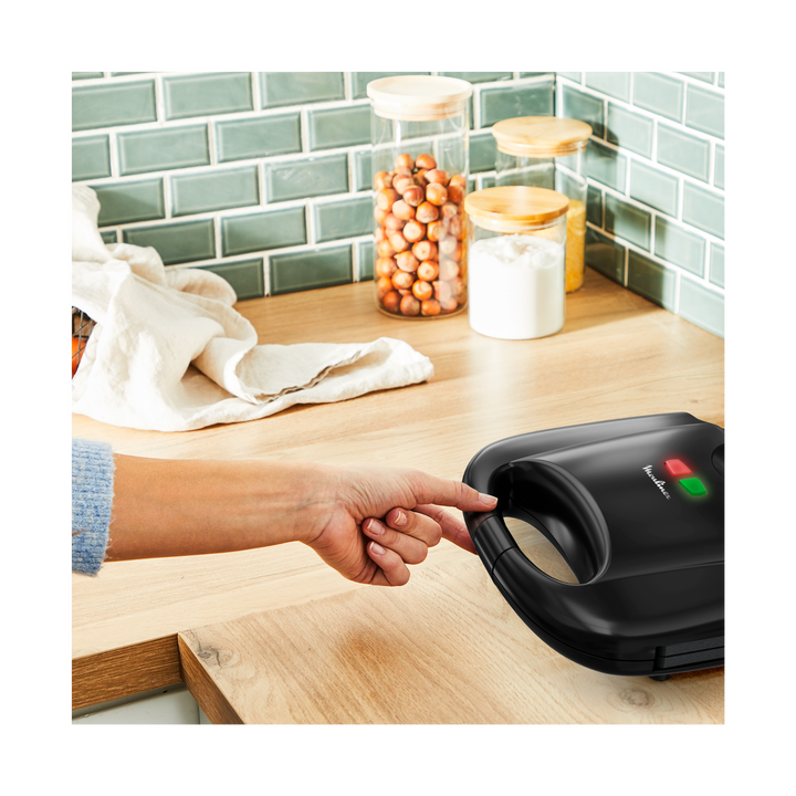 PANINI ULTRACOMPACT 700W NOIR SM2118M2 Moulinex