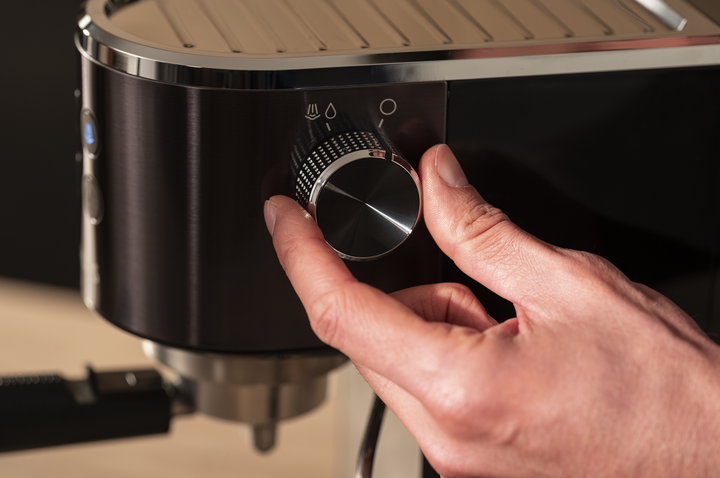ESPRESSO STEAM&amp;PUMP VIRTUOSO+15BARS 1350W SILVER/NOIR XP444G10 Krups