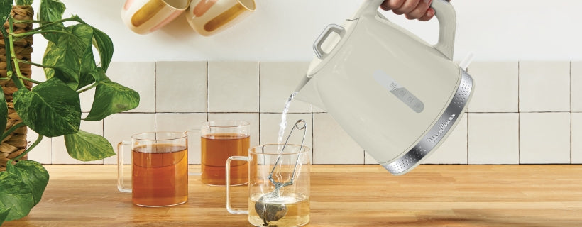 BOUILLOIRE SOLEIL 1,7L 2400W IVOIRE BY320A10 Moulinex